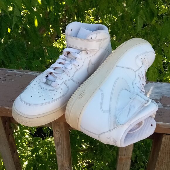 Nike Air AF-1 white sneakers sz 10 1/2 - Picture 2 of 16